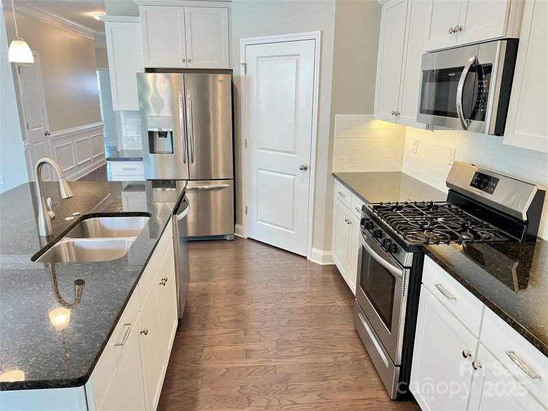 Property image 5 at 126 E Northstone Road, Mooresville, NC 28115