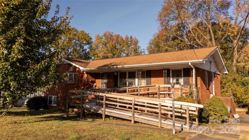 Property image 3 at 1708 Paddock Circle, Charlotte, NC 28209