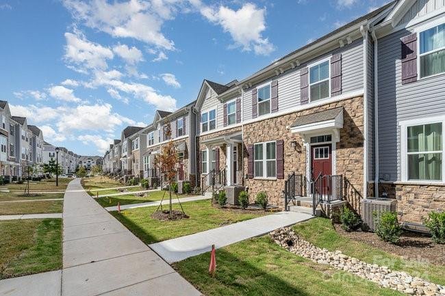 Property image 2 at 9342 Mallard Mills Drive, Charlotte, NC 28262