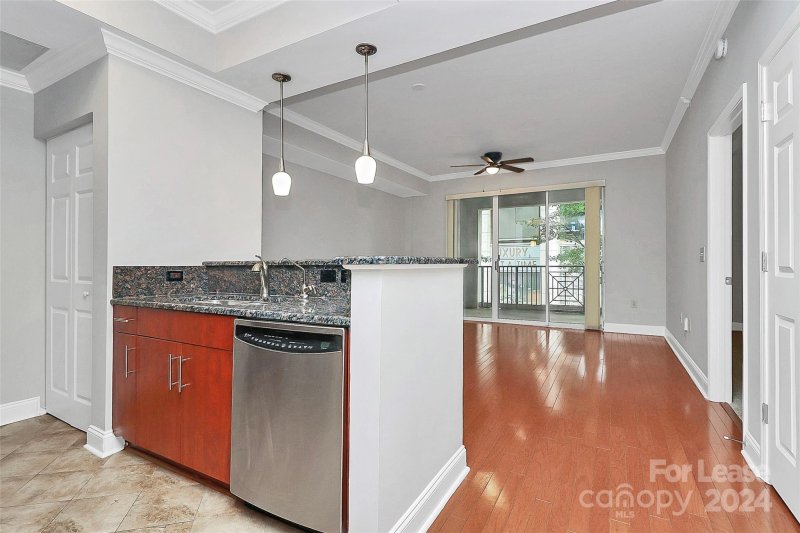 Property image 2 at 300 W 5th Street, Charlotte, NC 28202