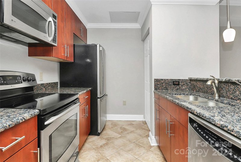 Property image 4 at 300 W 5th Street, Charlotte, NC 28202