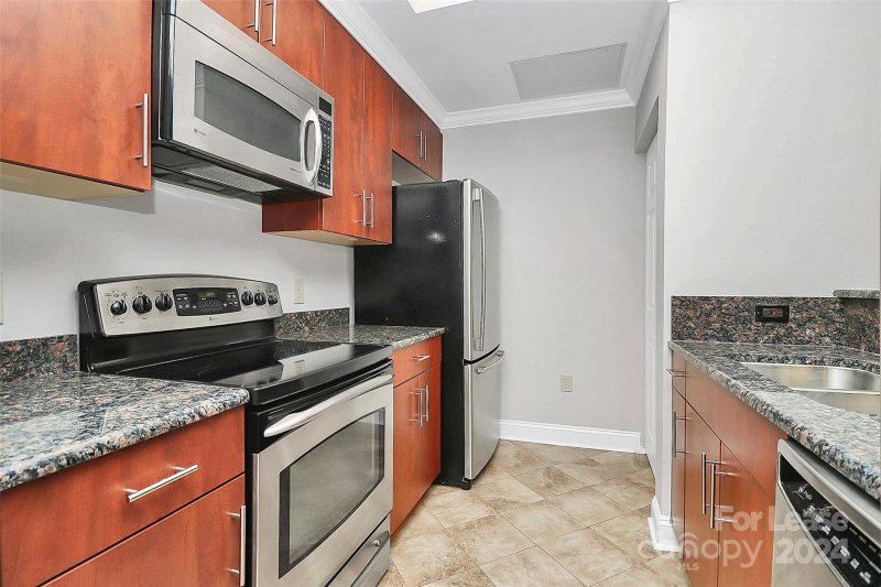 Property image 5 at 300 W 5th Street, Charlotte, NC 28202