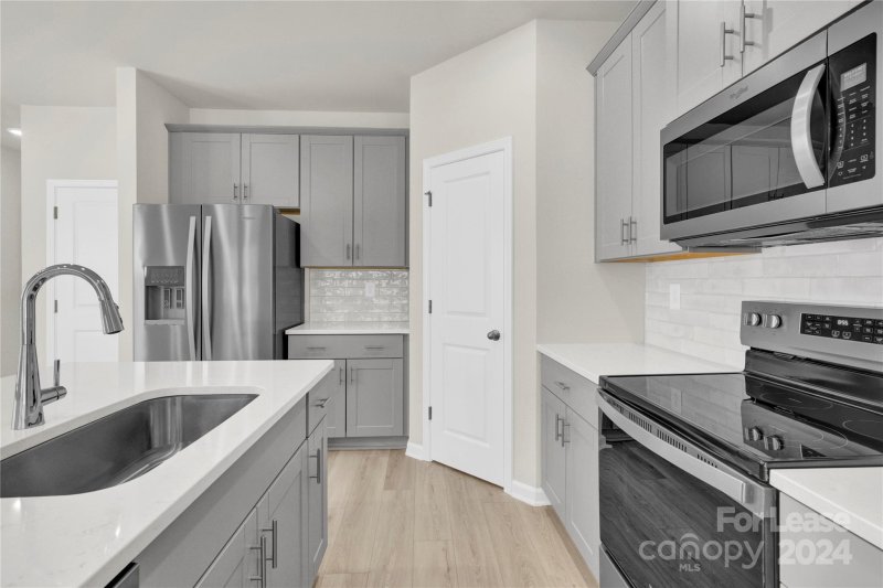 Property image 4 at 2220 Belterra Drive, Charlotte, NC 28216