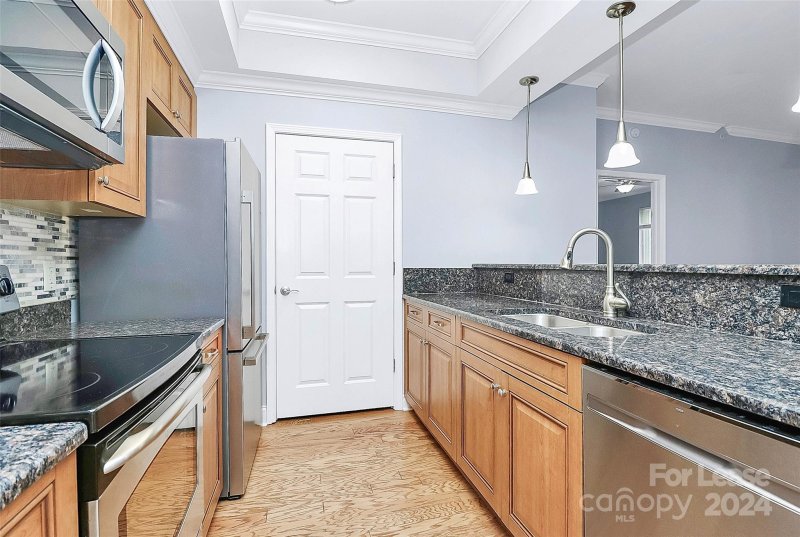 Property image 3 at 300 W 5th Street, Charlotte, NC 28202