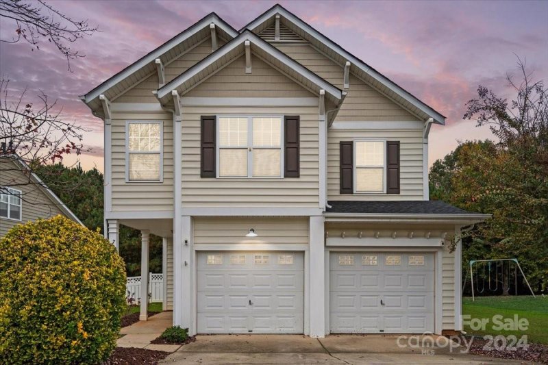727 Tulip Tree Place