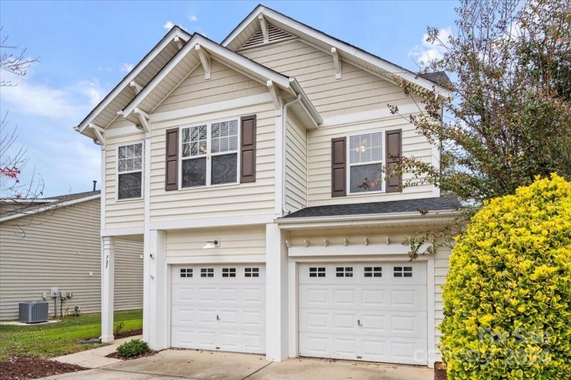 Property image 3 at 727 Tulip Tree Place, Rock Hill, SC 29732