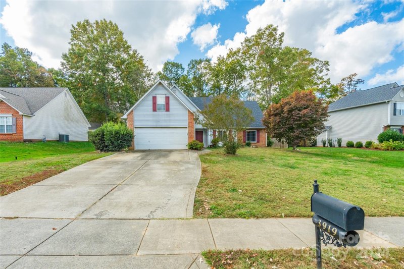 3919 Chatterleigh Drive