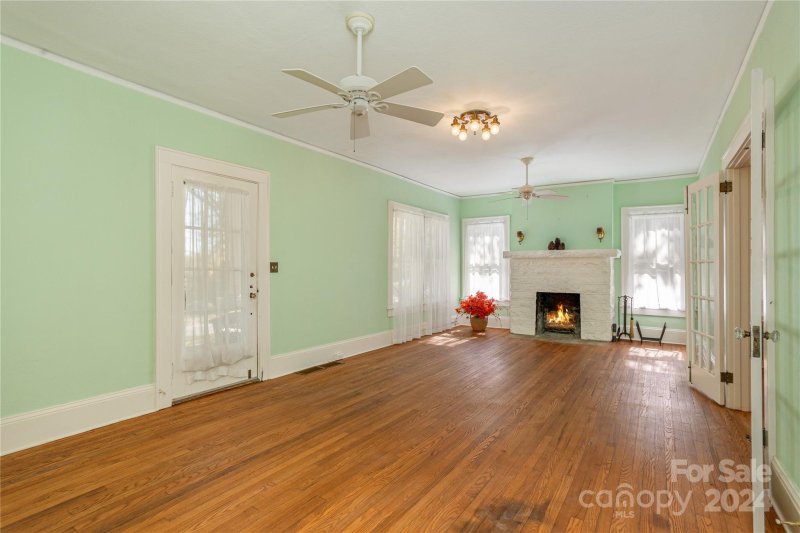 Property image 5 at 1647 Druid Hills Avenue, Hendersonville, NC 28791