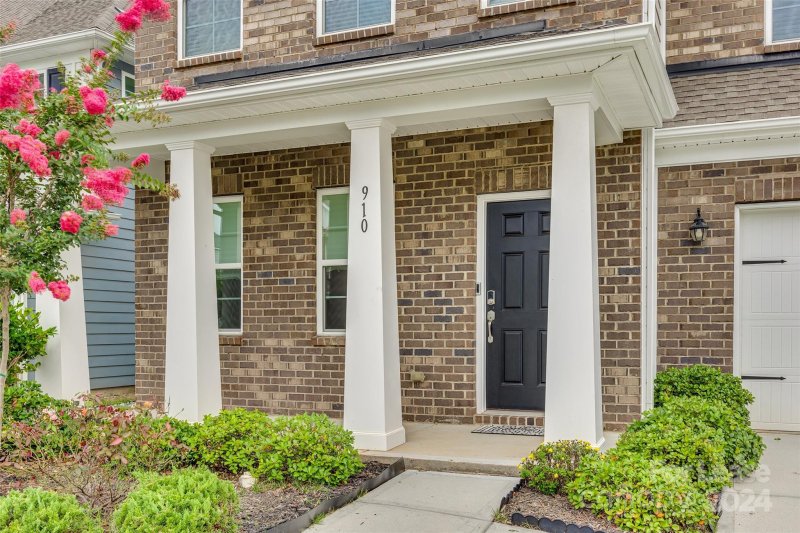 Property image 2 at 910 Ashton Oak Court, Fort Mill, SC 29715