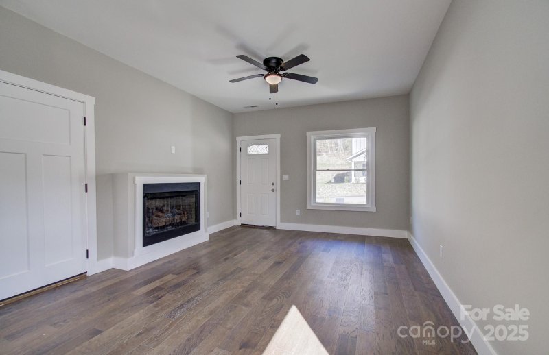 Property image 5 of 147 Northbend Drive in Riverside Woodfin, Asheville, NC 28804