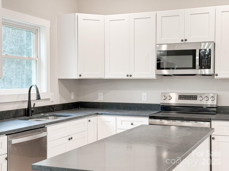 Property image 3 at 131 Northbend Drive, Asheville, NC 28804