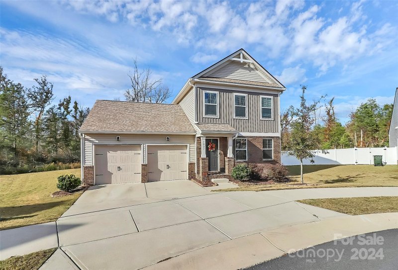 Property image 2 at 1027 Von Buren Boulevard, Rock Hill, SC 29730