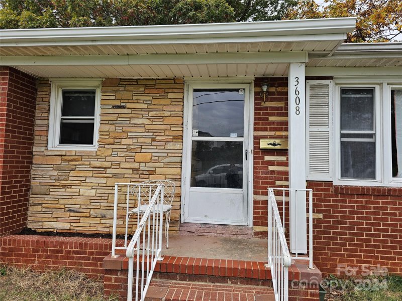 Property image 3 at 3608 Crestridge Drive, Charlotte, NC 28217