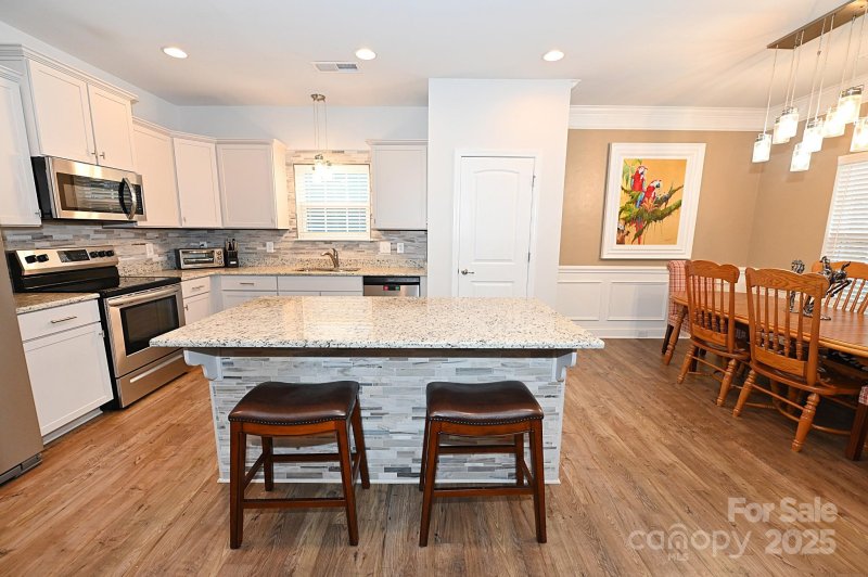 Property image 5 of 126 Fleming Drive in Larkin, Statesville, NC 28677