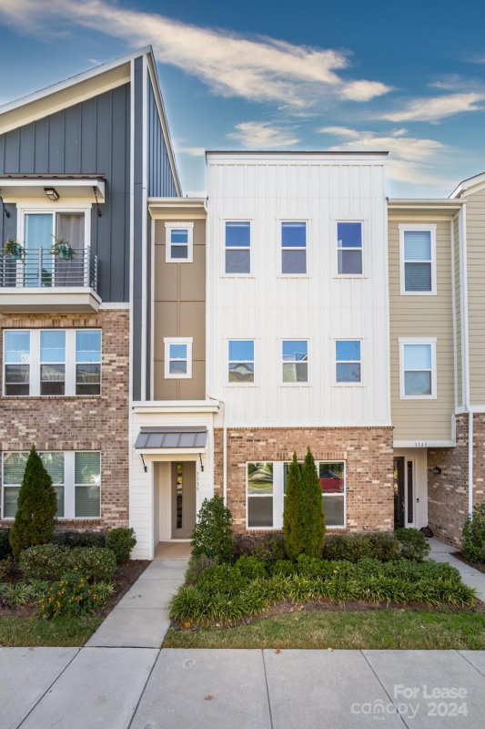 Property image 3 at 3339 Bending Birch Place, Charlotte, NC 28206