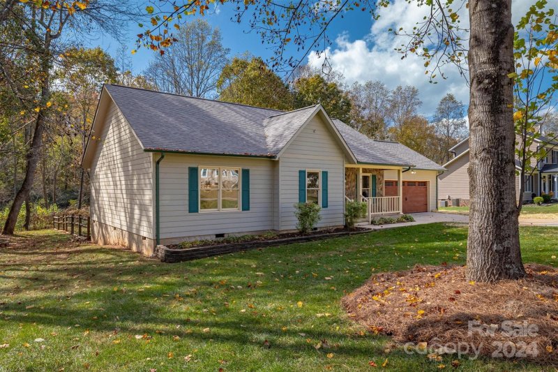 Property image 2 at 3781 Mattingly Drive, Hickory, NC 28602