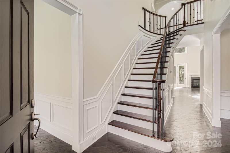 Property image 3 at 7431 Edenbridge Lane, Charlotte, NC 28226