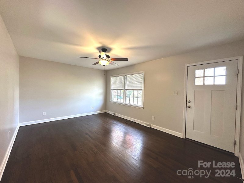 Property image 3 at 4033 Fieldcrest Road, Charlotte, NC 28217