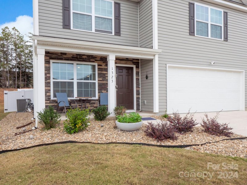 Property image 3 at 1323 Mifflin Lane, Dallas, NC 28034