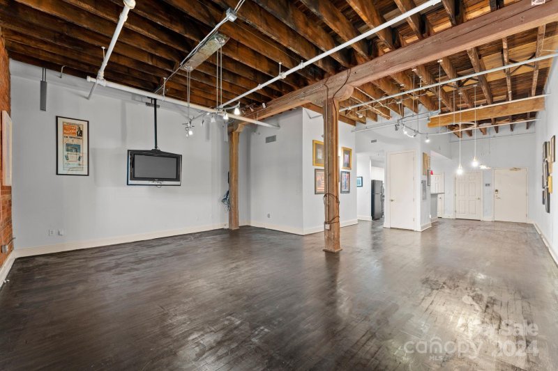 Property image 4 at 310 Arlington Avenue, Charlotte, NC 28203