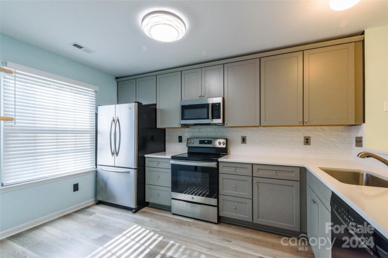 Property image 3 at 992 Heritage Parkway, Fort Mill, SC 29715