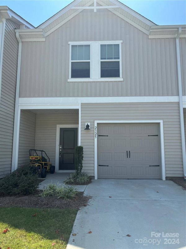 Property image 2 at 2325 Belterra Drive, Charlotte, NC 28216