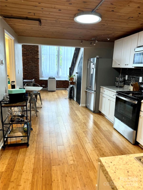 Property image 3 at 201 S Hoskins Road, Charlotte, NC 28208