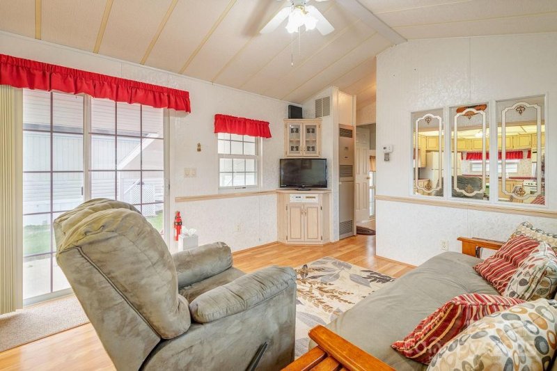 Property image 5 of 52 Strollers Lane in Summer Place, Waynesville, NC 28785