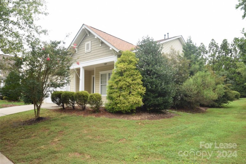 Property image 2 at 1383 Sarandon Drive, Matthews, NC 28104