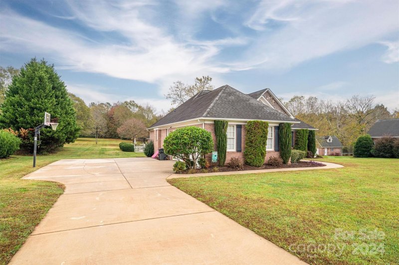 Property image 4 at 2513 Burton Estates Lane, Lincolnton, NC 28092