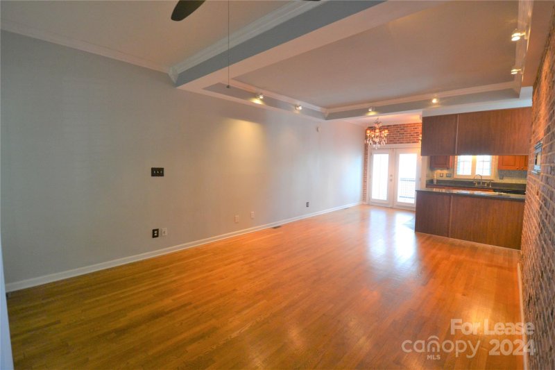 Property image 3 at 713 N Poplar Street, Charlotte, NC 28202