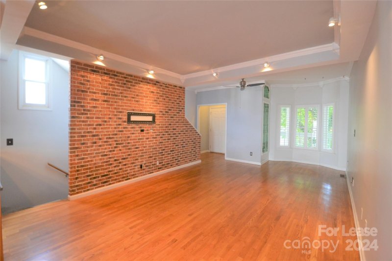 Property image 5 at 713 N Poplar Street, Charlotte, NC 28202