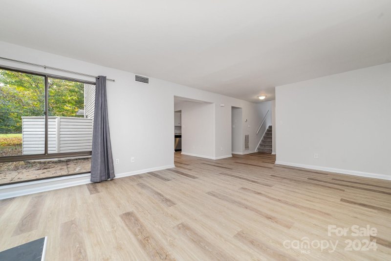 Property image 3 at 7918 Princess Ann Drive, Charlotte, NC 28212