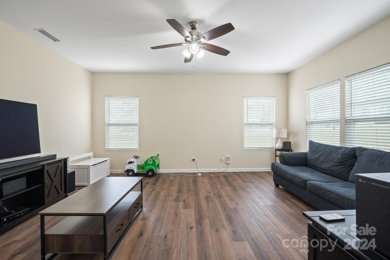 Property image 4 at 1104 Black Diamond Drive, Dallas, NC 28034