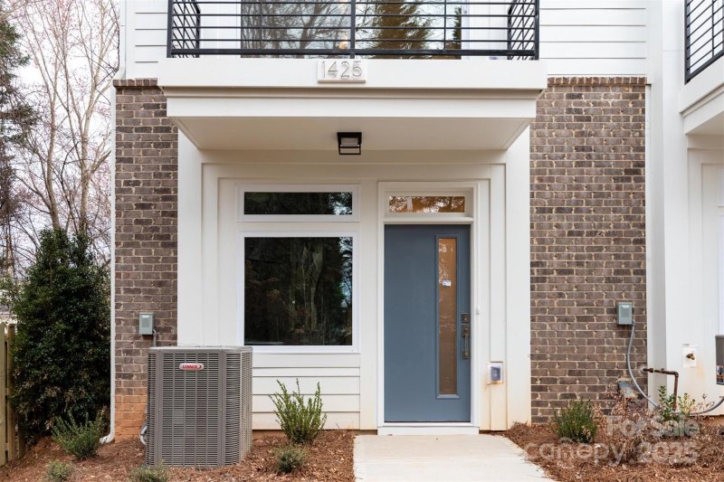 Property image 2 at 1425 Collier Walk Alley, Charlotte, NC 28205