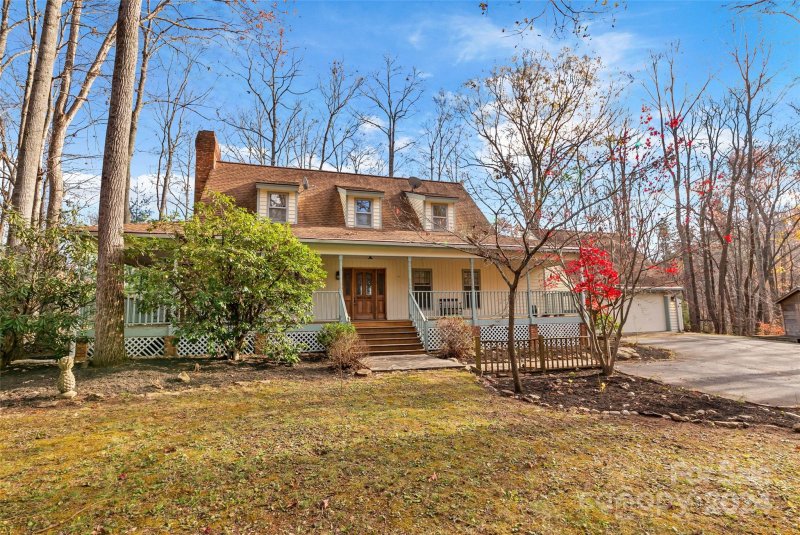 Property image 3 at 8 Indian Ridge Road, Asheville, NC 28803