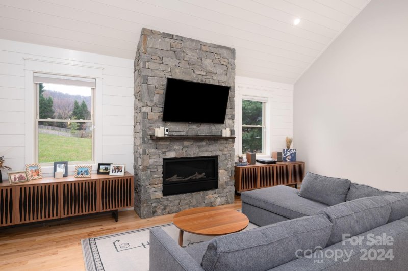 Property image 3 at 832 New Haw Creek Road, Asheville, NC 28805