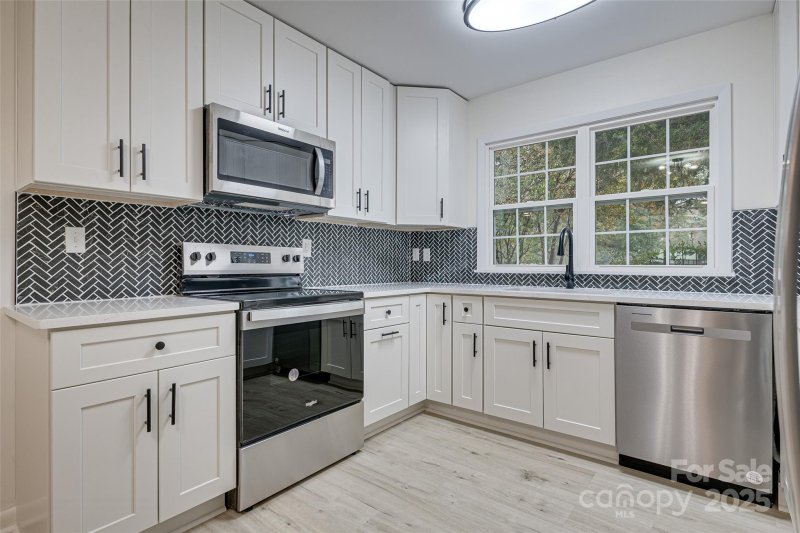 Property image 3 at 4601 Coronado Drive, Charlotte, NC 28212