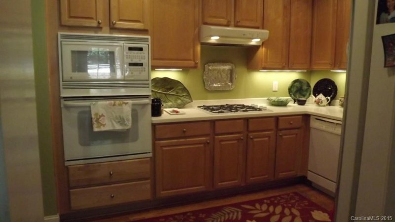 Property image 4 at 342 Wendover Heights Circle, Charlotte, NC 28211