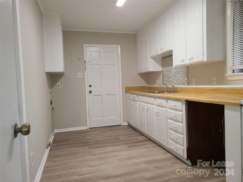 Property image 2 at 1430 Wembley Drive, Charlotte, NC 28205