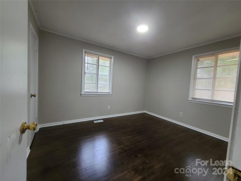 Property image 5 at 1430 Wembley Drive, Charlotte, NC 28205