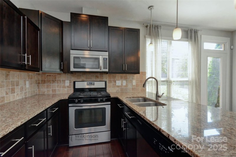 Property image 3 at 963 Warren Burgess Lane, Charlotte, NC 28205