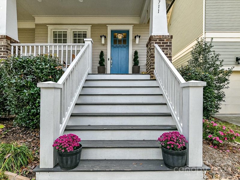 Property image 3 at 711 Morgan Park Drive, Charlotte, NC 28204