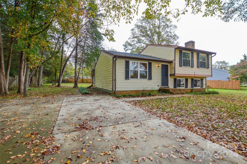 Property image 2 at 1911 O Hara Drive, Charlotte, NC 28273