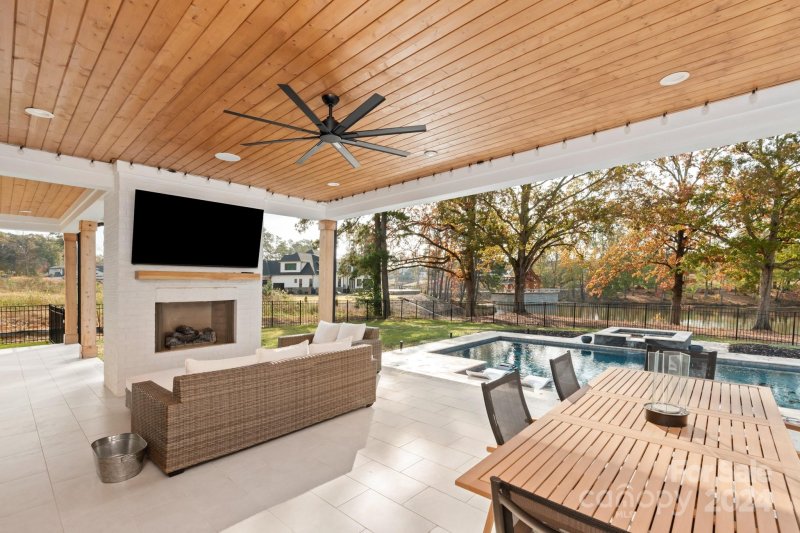 Property image 4 of 1017 Maxwell Court in Sage at Marvin, Marvin, NC 28173