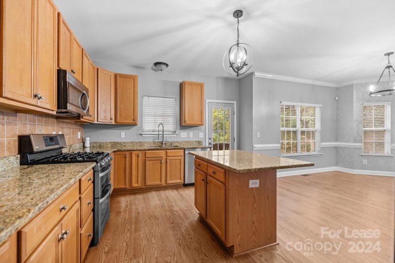 Property image 3 at 5727 Charing Place, Charlotte, NC 28211