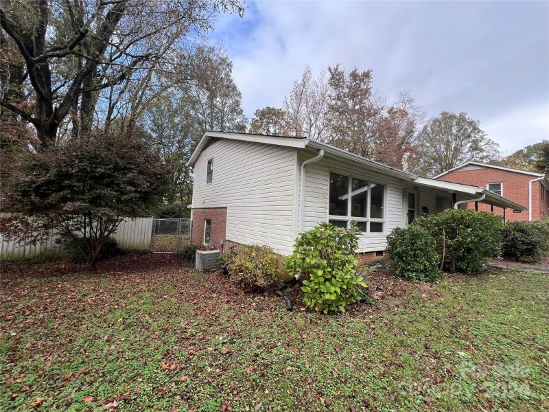 Property image 3 at 1521 Anthony Drive, Gastonia, NC 28052