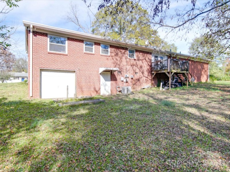 Property image 3 at 215 Mellwood Drive, Charlotte, NC 28214