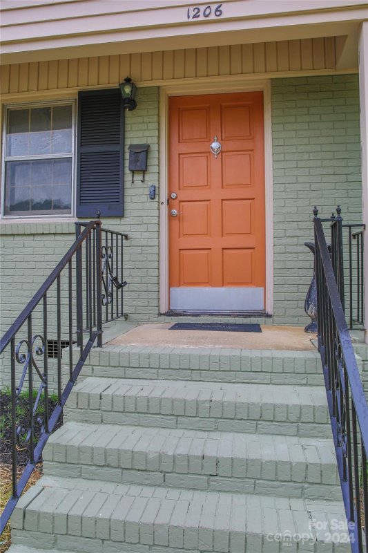 Property image 5 at 1206 Georgetown Drive, Charlotte, NC 28213