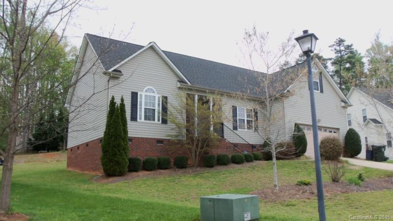 Property image 2 at 2008 Alton Court, Lowell, NC 28098